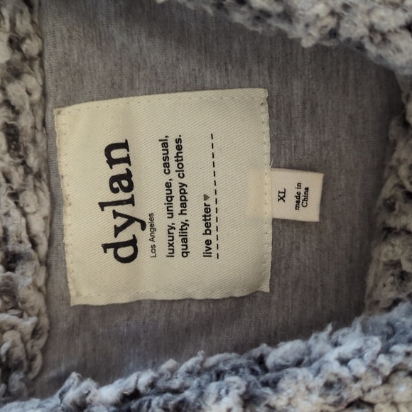 Fuzzy Gray Vest - Picture 4 of 9